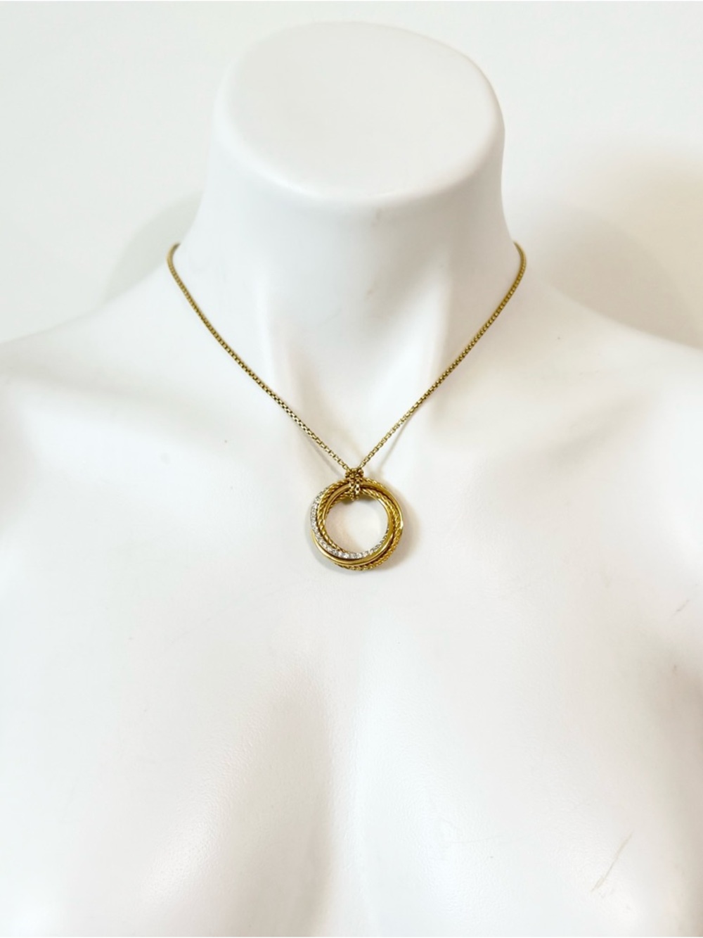 David Yurman 18K Gold Diamond Large Crossover Circle Adjustable Necklace - Picture 6 of 10